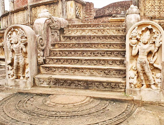 inora-travel-lanka-day-tour-anuradhapura